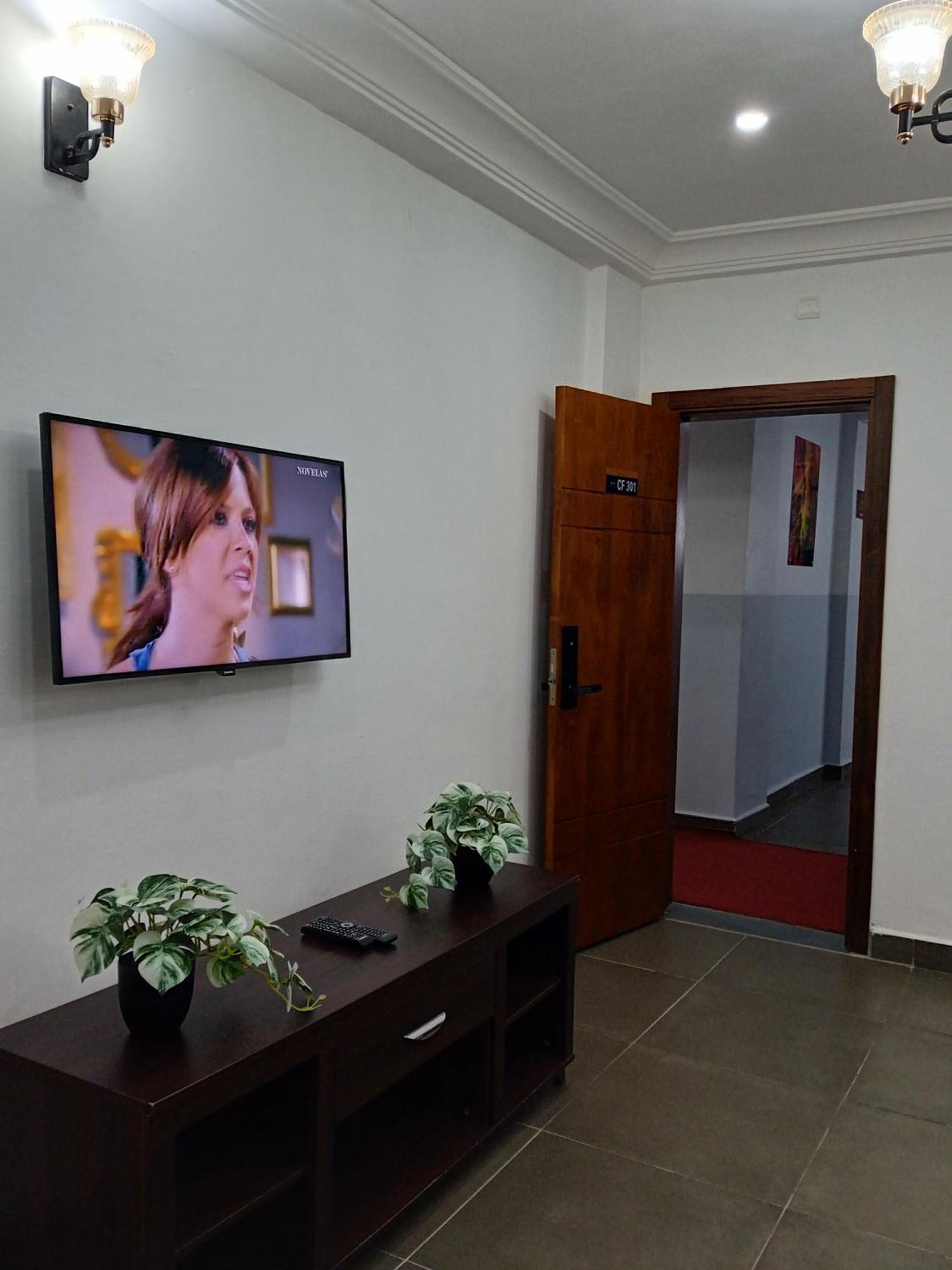 Cofe Hotel Yaounde Ngoại thất bức ảnh