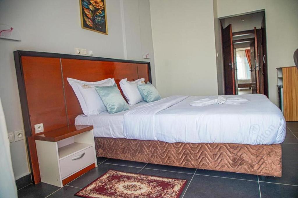Cofe Hotel Yaounde Ngoại thất bức ảnh