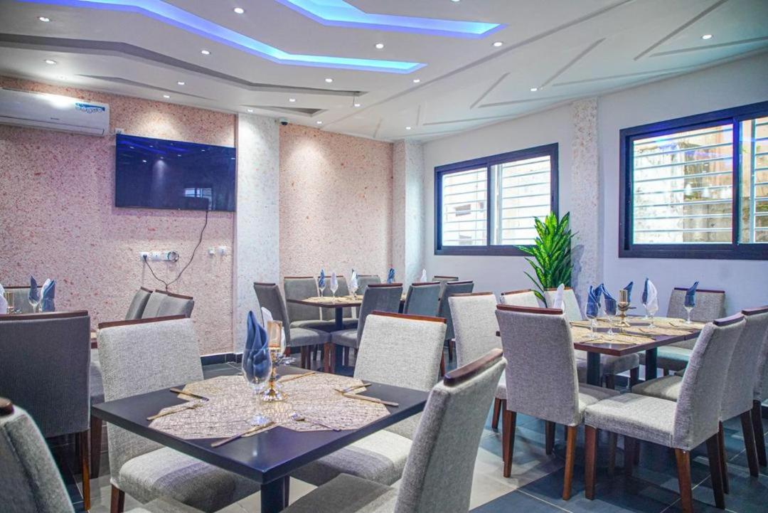 Cofe Hotel Yaounde Ngoại thất bức ảnh