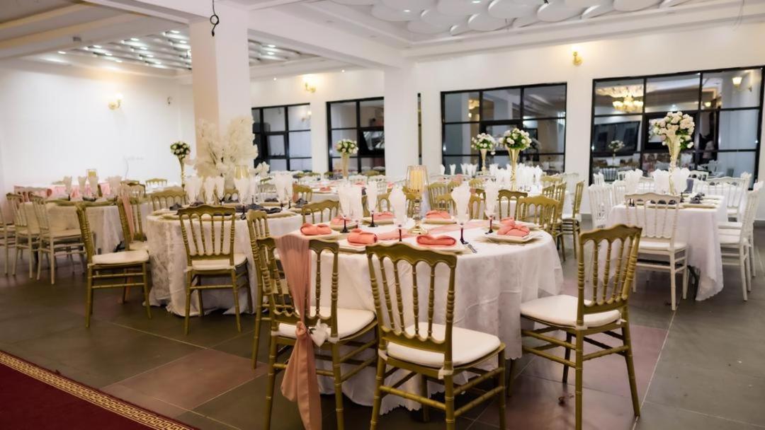 Cofe Hotel Yaounde Ngoại thất bức ảnh