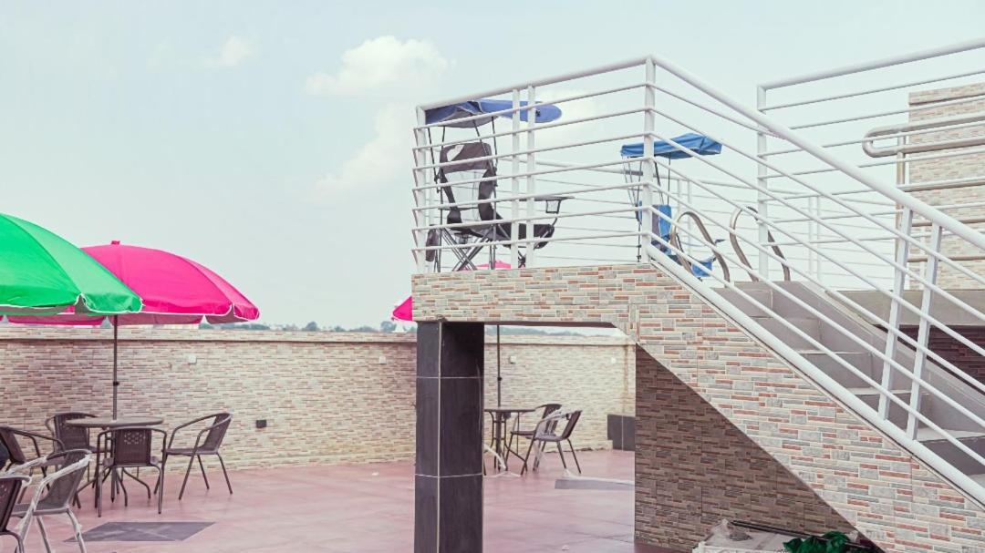 Cofe Hotel Yaounde Ngoại thất bức ảnh