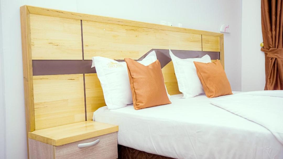 Cofe Hotel Yaounde Ngoại thất bức ảnh